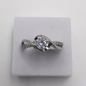 Elegant Silver Twist Ring